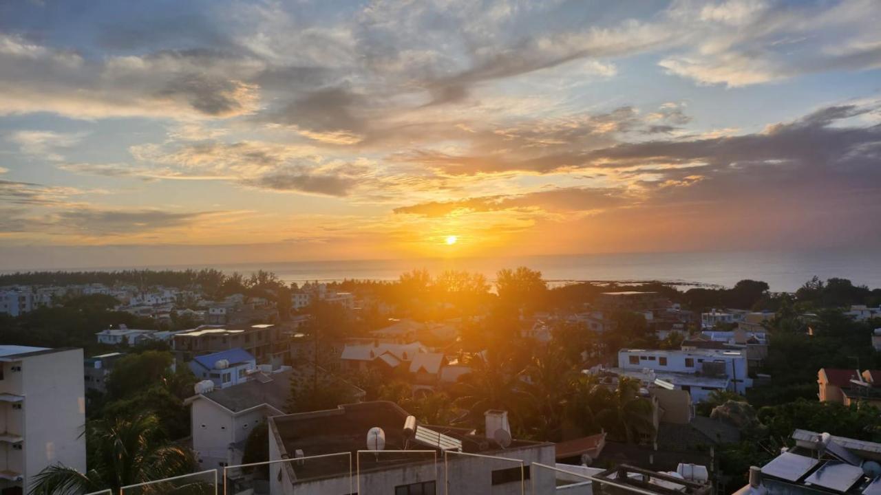 Seaview Luxury Appartment Flic en Flac Luaran gambar