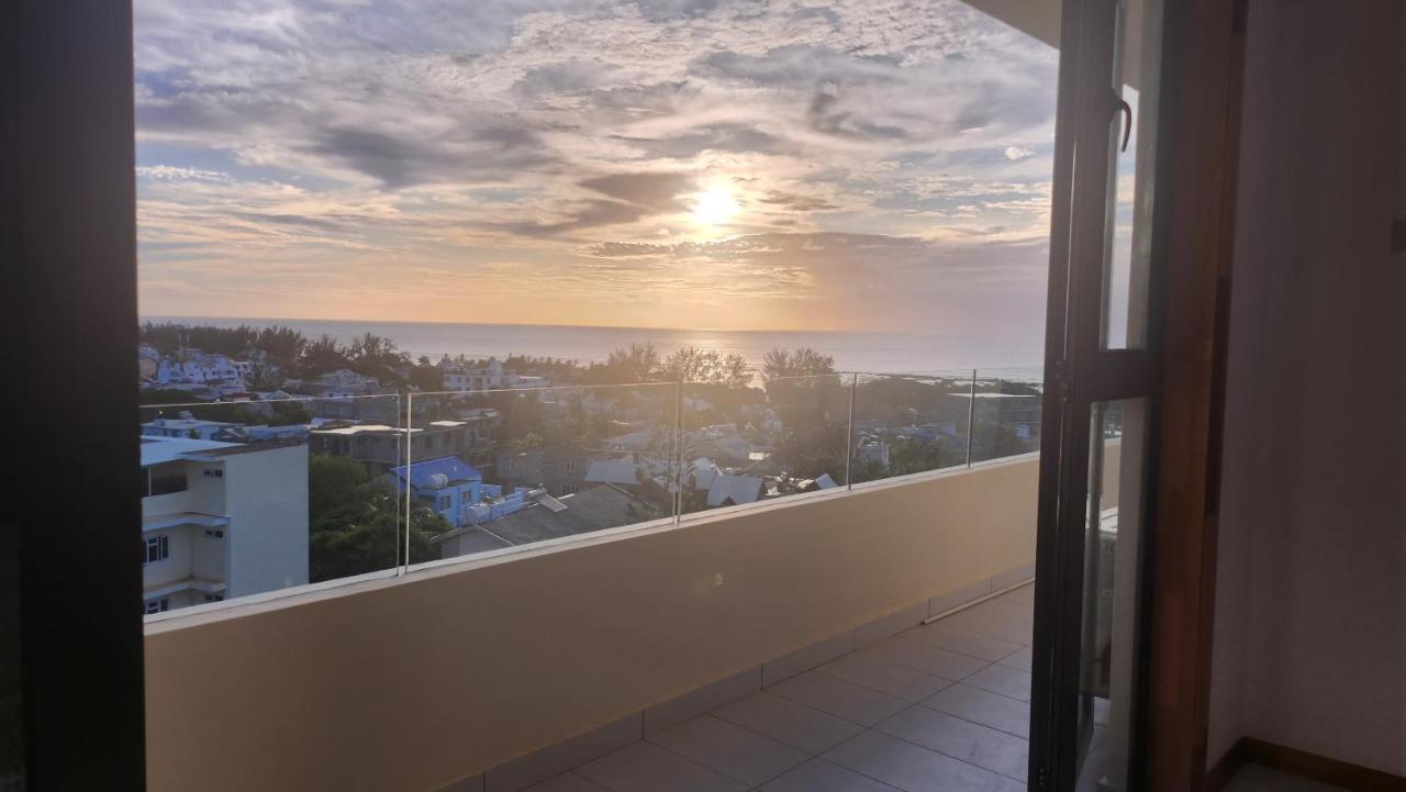 Seaview Luxury Appartment Flic en Flac Luaran gambar