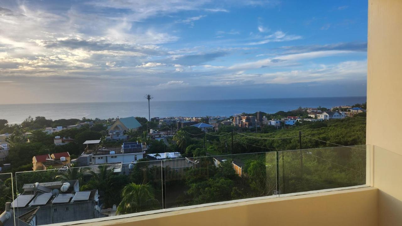 Seaview Luxury Appartment Flic en Flac Luaran gambar
