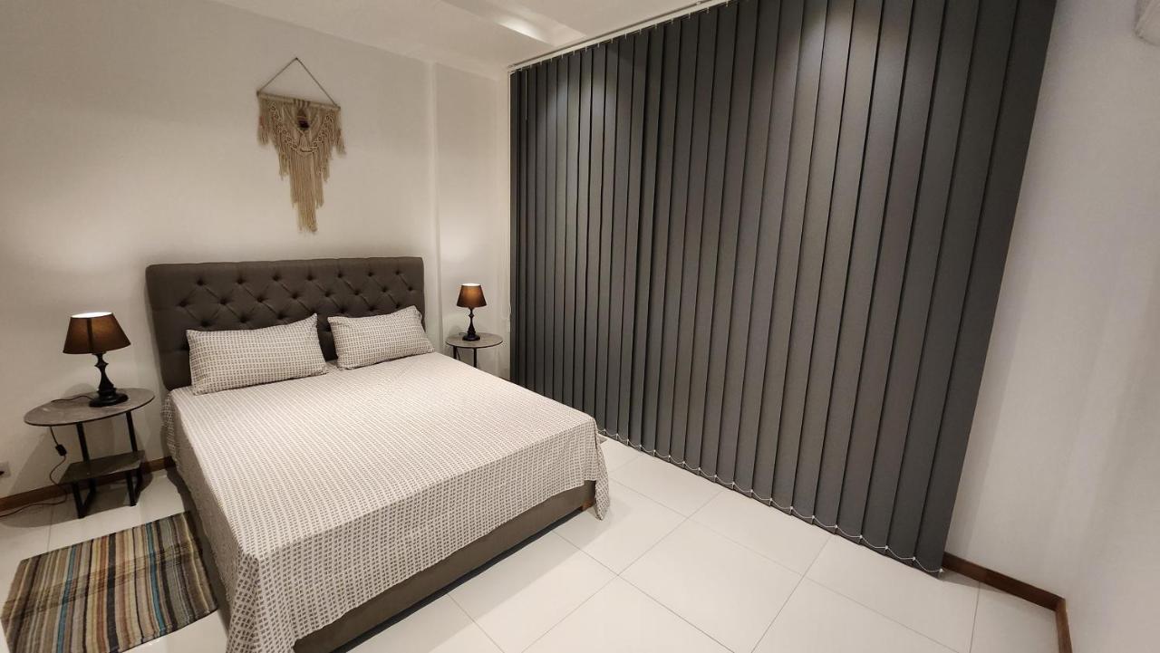 Seaview Luxury Appartment Flic en Flac Luaran gambar